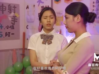 Trailer-schoolgirl un motherï¿½s mežonīga tag komanda uz classroom-li yan xi-lin yan-mdhs-0003-high kvalitāte ķīnieši mov